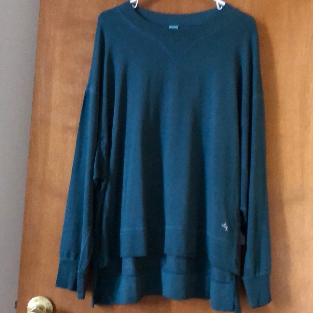 Women’s teal long sleeve shirt